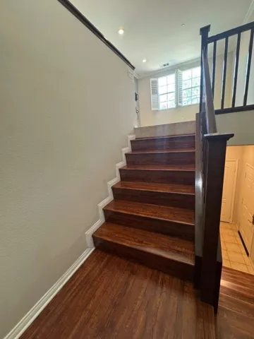 INTERIOR STAIRWAY