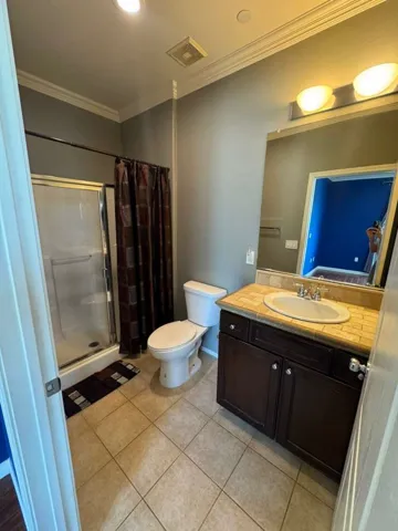 MASTER BEDROOM BATHROOM