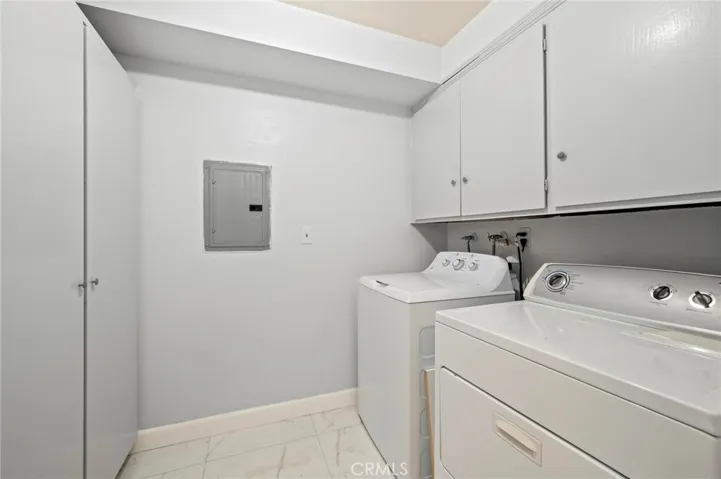 5115 Kester 7, Sherman Oaks, California 91403