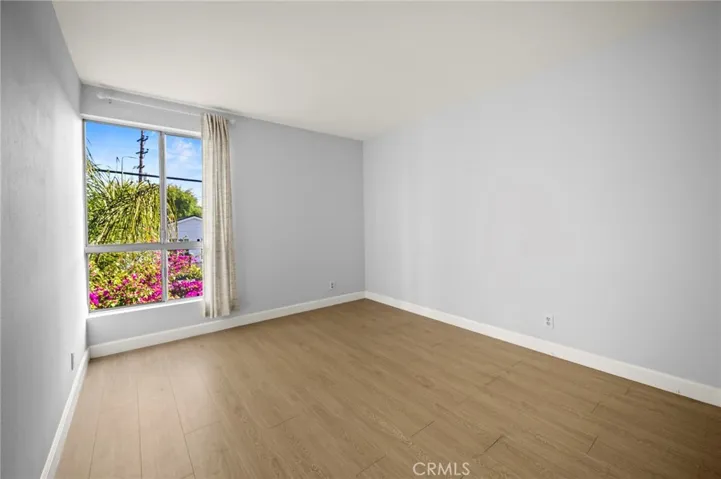 5115 Kester 7, Sherman Oaks, California 91403