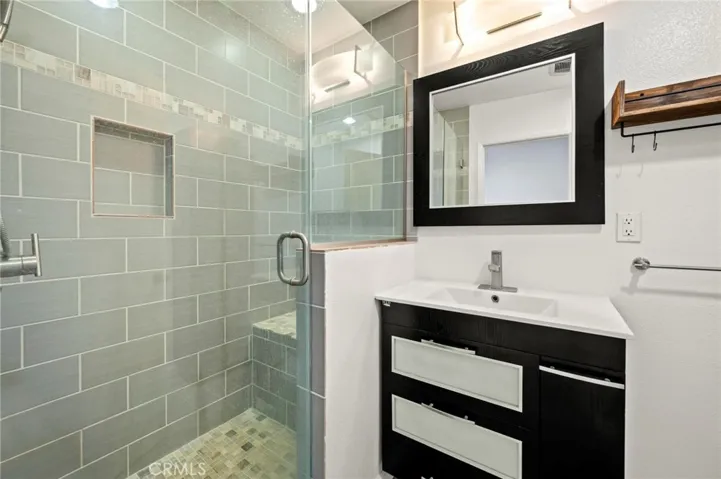 5115 Kester 7, Sherman Oaks, California 91403
