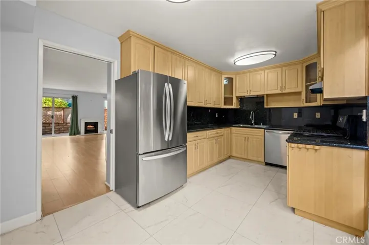 5115 Kester 7, Sherman Oaks, California 91403