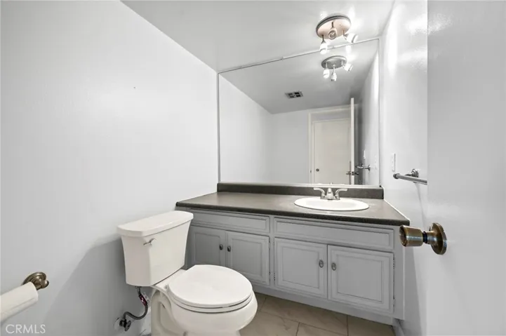 5115 Kester 7, Sherman Oaks, California 91403