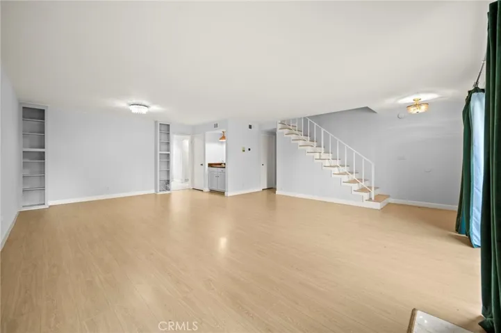 5115 Kester 7, Sherman Oaks, California 91403