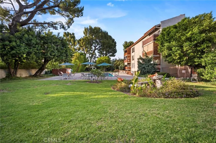 5115 Kester 7, Sherman Oaks, California 91403