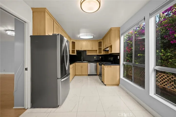5115 Kester 7, Sherman Oaks, California 91403