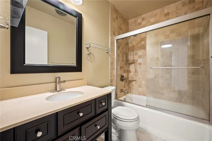 5115 Kester 7, Sherman Oaks, California 91403