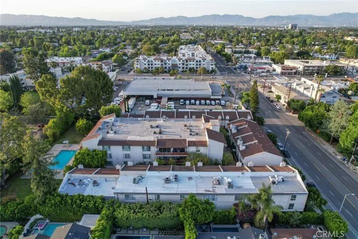 5115 Kester 7, Sherman Oaks, California 91403