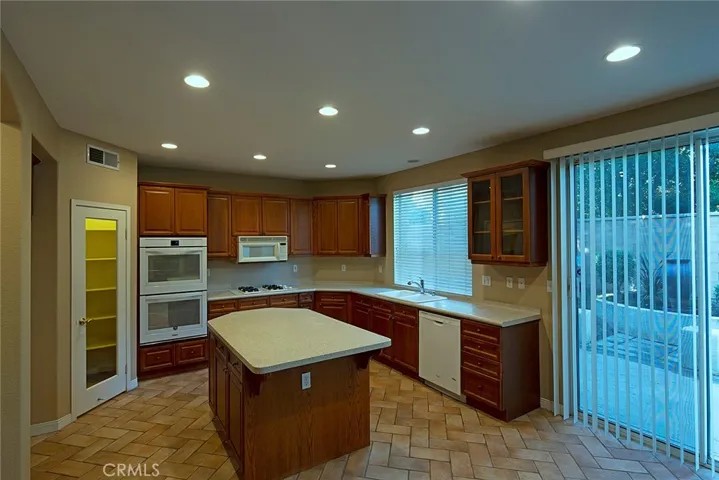 4520 Garden City Lane, Corona, California 92883
