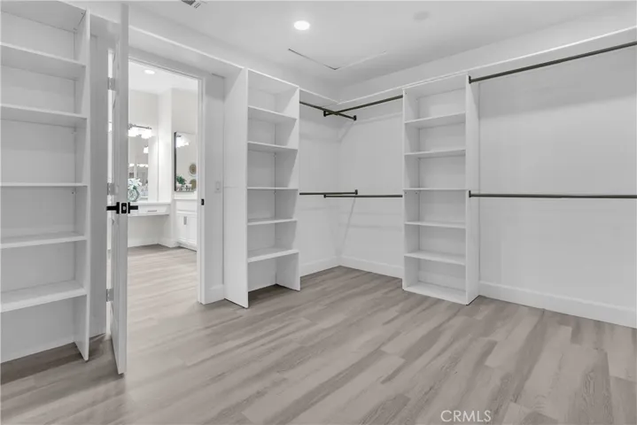 WALK IN CLOSET IS HUGE