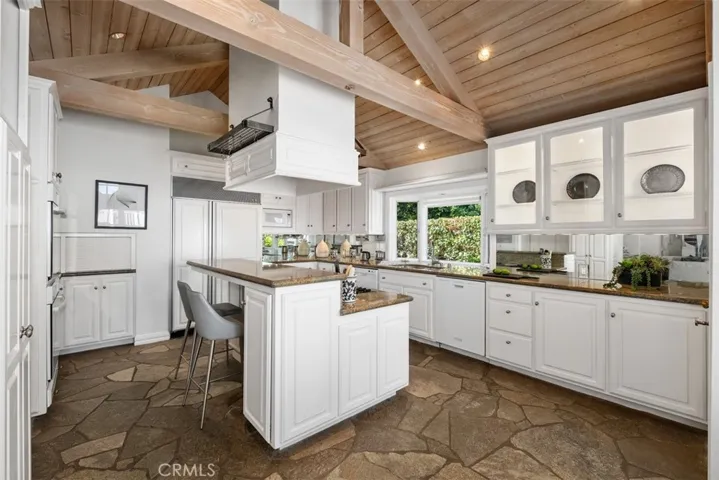 616 Cuprien Kitchen