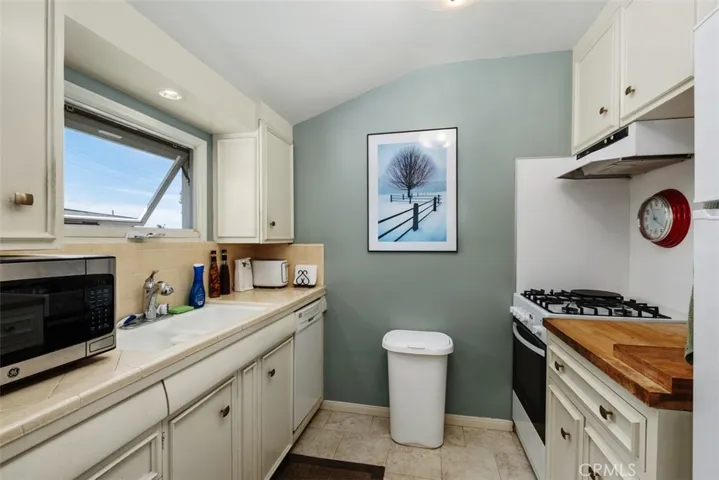 620 Cuprien Kitchen
