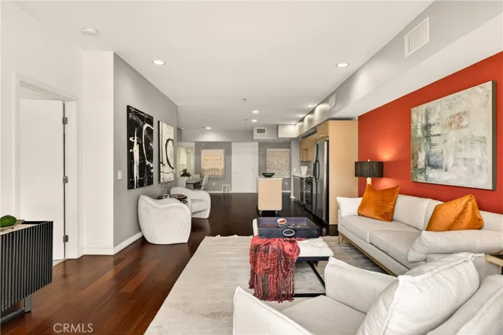 5016 Bakman, North Hollywood, California 91601