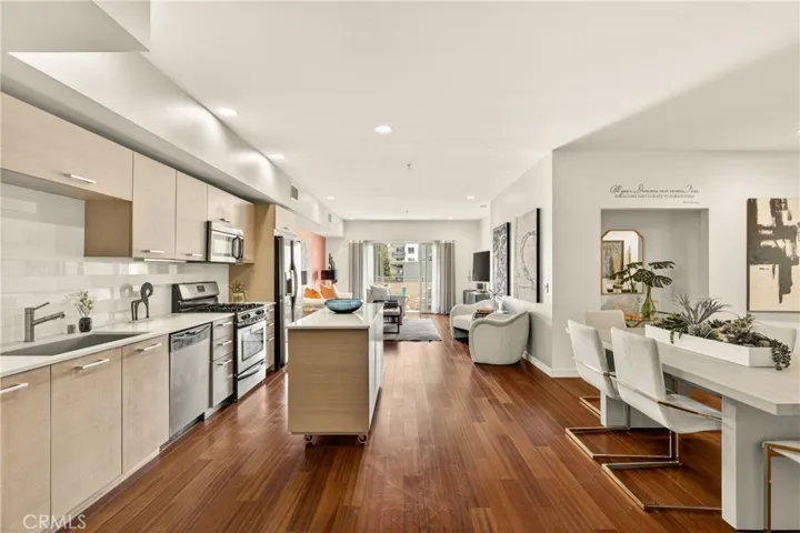 5016 Bakman, North Hollywood, California 91601
