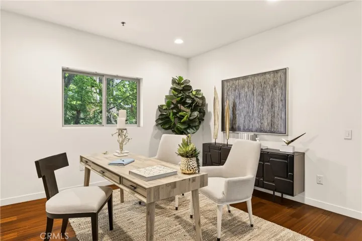 5016 Bakman, North Hollywood, California 91601