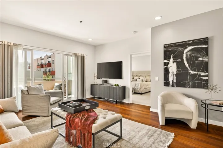 5016 Bakman, North Hollywood, California 91601