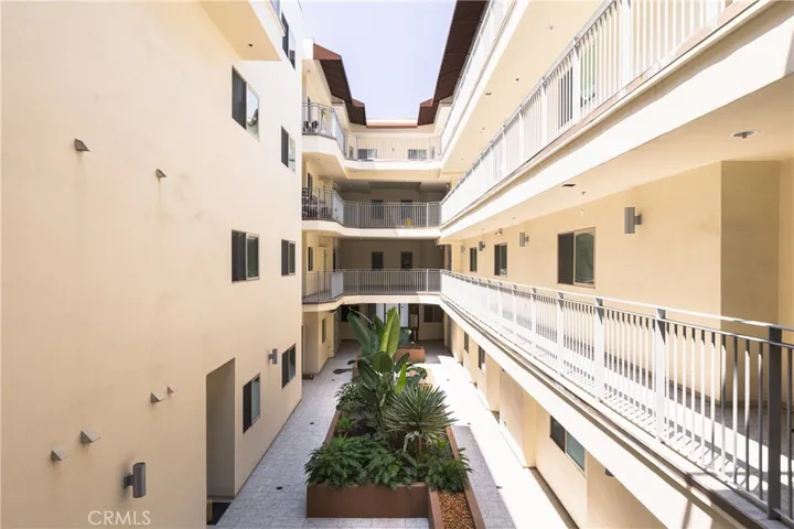 5016 Bakman, North Hollywood, California 91601
