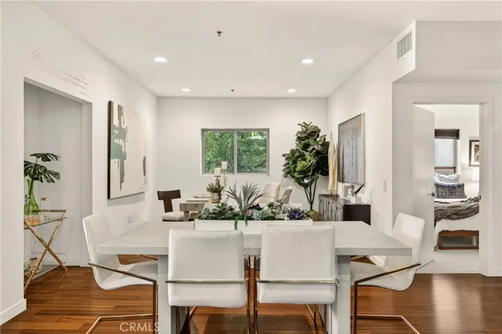 5016 Bakman, North Hollywood, California 91601