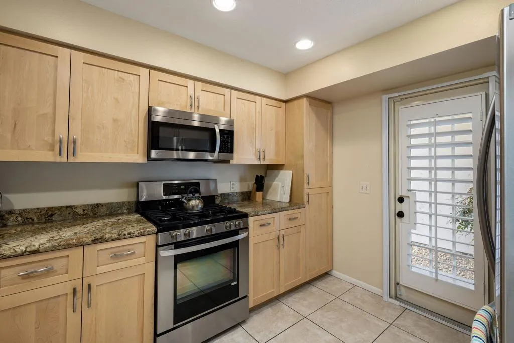 20-web-or-mls-LFDesertFalls_OPMG_0325_02