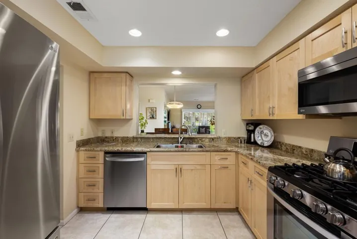 23-web-or-mls-LFDesertFalls_OPMG_0325_02