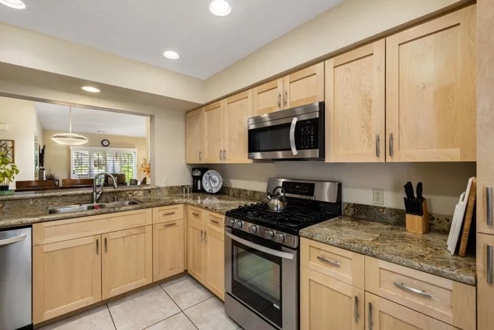 24-web-or-mls-LFDesertFalls_OPMG_0325_02