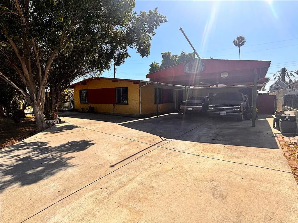 Spacious Parking