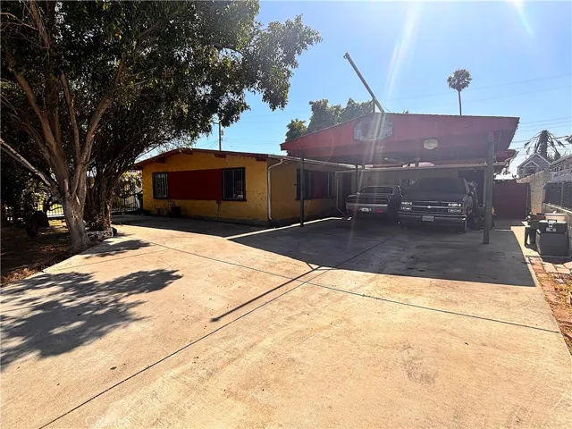 Spacious Parking