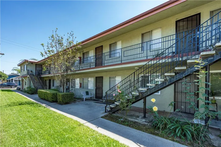 437 Bonito, Long Beach, California 90802