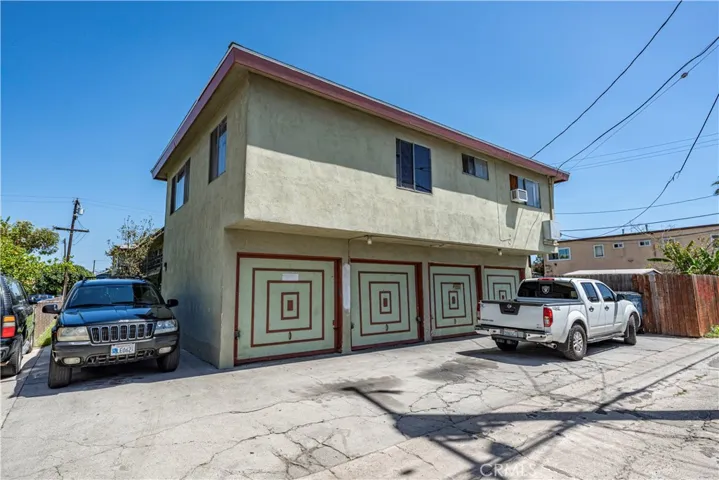 437 Bonito, Long Beach, California 90802
