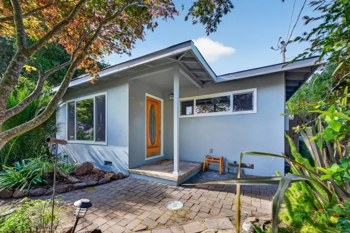 1690 Harper Street, Santa Cruz, California 95062
