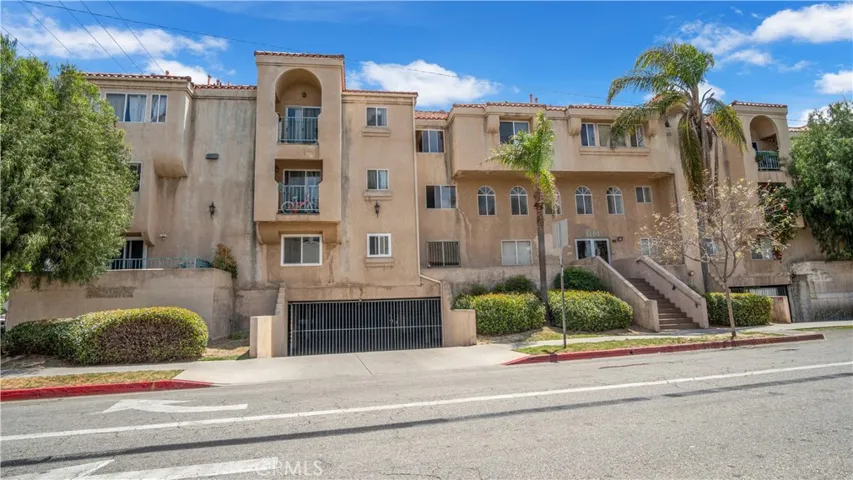 6100 Rugby Ave 313, Huntington Park, California 90255