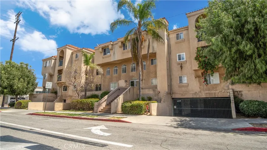6100 Rugby Ave 313, Huntington Park, California 90255