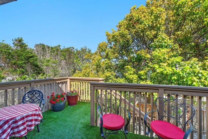 300 Columbia Street, Santa Cruz, California 95060