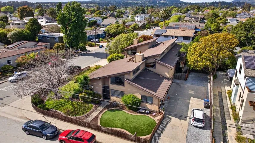300 Columbia Street, Santa Cruz, California 95060