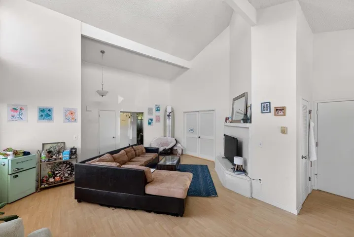 300 Columbia Street, Santa Cruz, California 95060