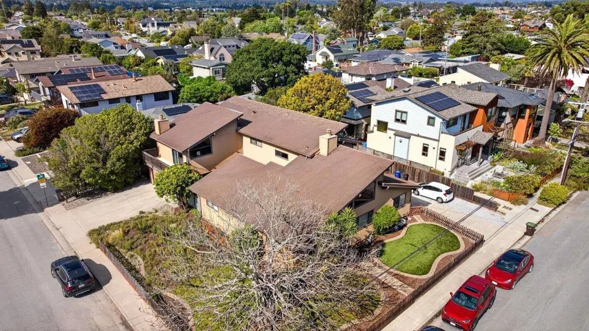 300 Columbia Street, Santa Cruz, California 95060