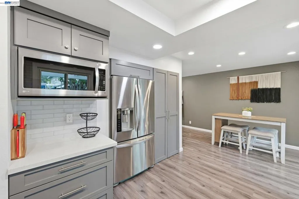 Eat in Kitchen
