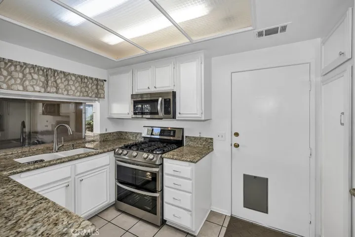 28114 Seco Canyon 156, Saugus, California 91390