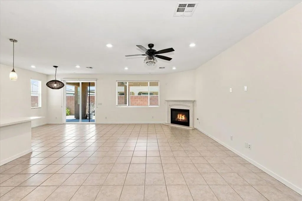 23-Family Room