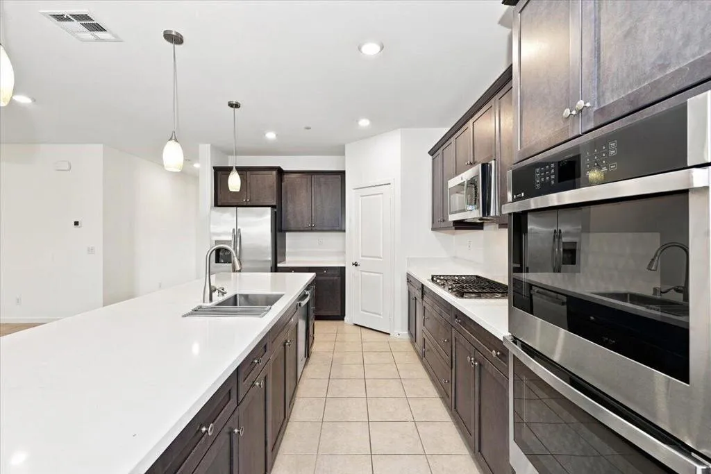 16-Kitchen