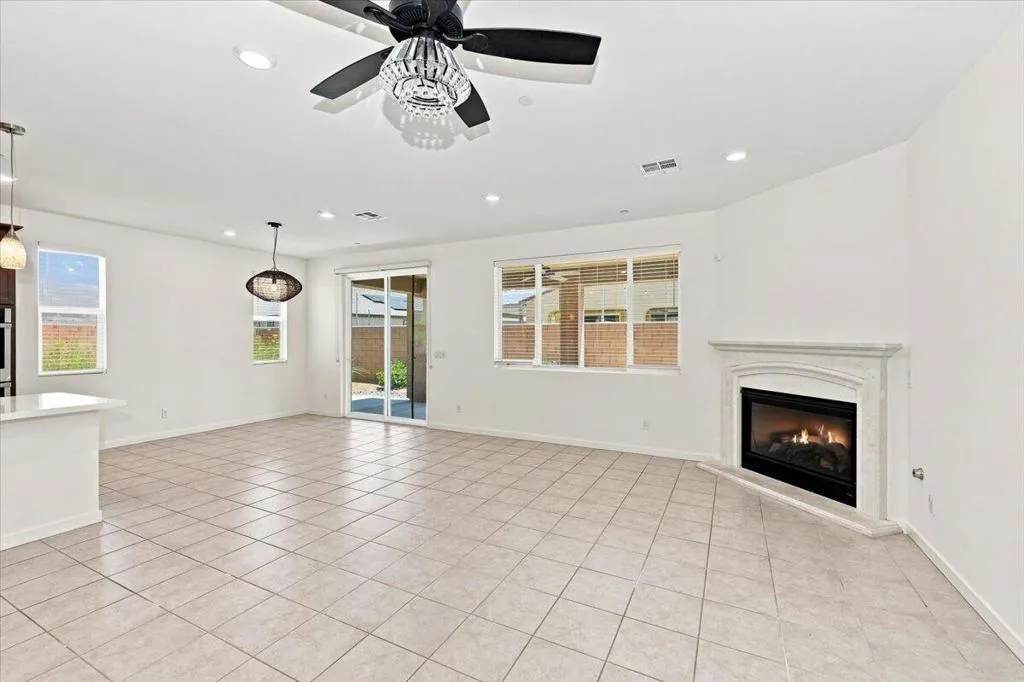24-Family Room