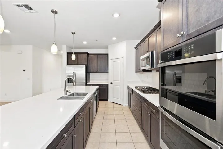 16-Kitchen