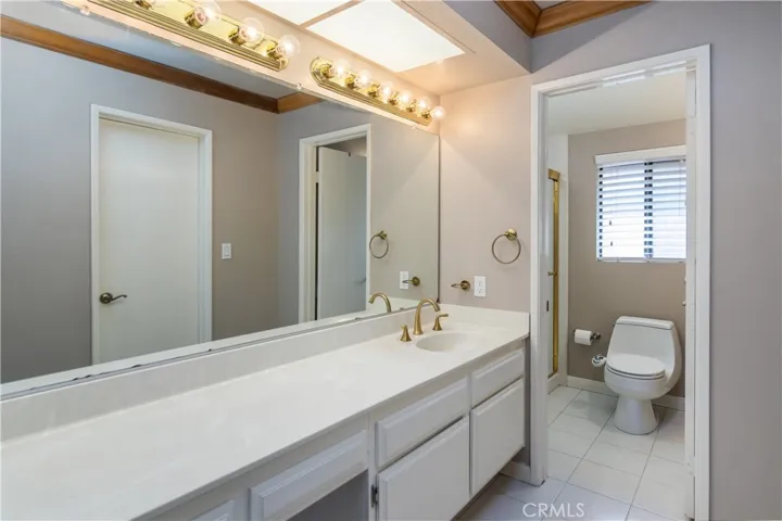 Full bath - Primary