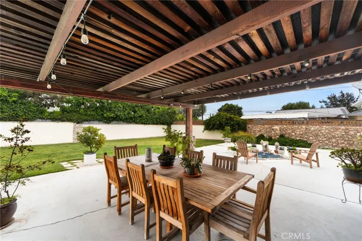 Dinner outside? Sounds good