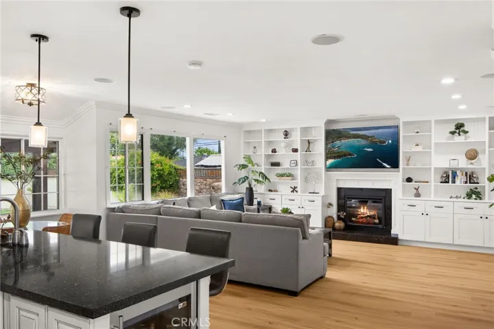 609 S Almirante, West Covina, California 91791