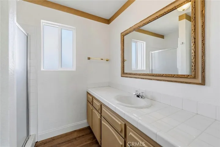 Upstairs bathroom 4