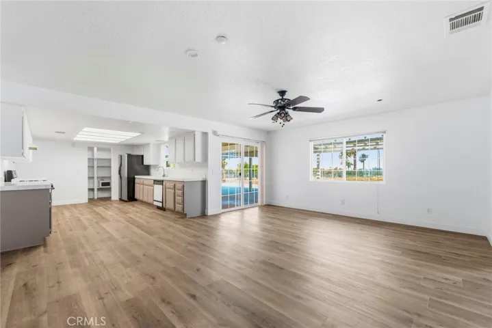 Dining room/kitchen