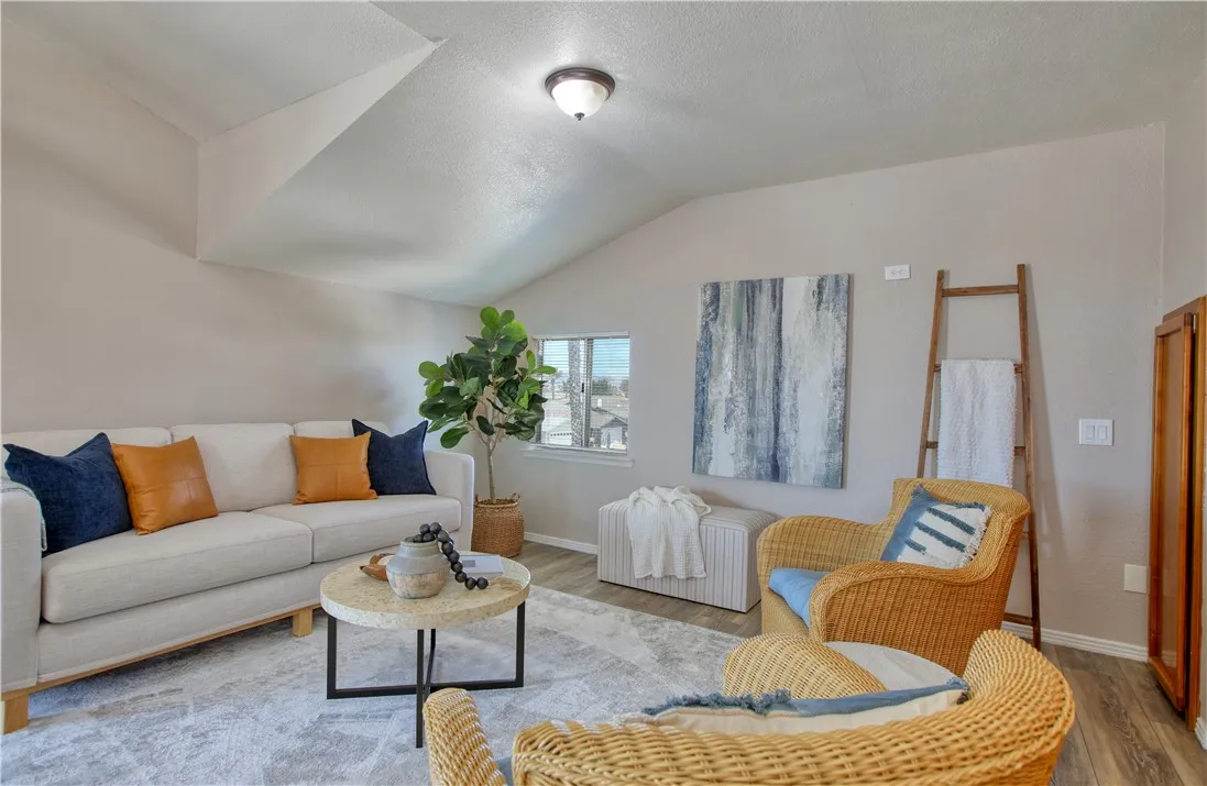 Spacious living room