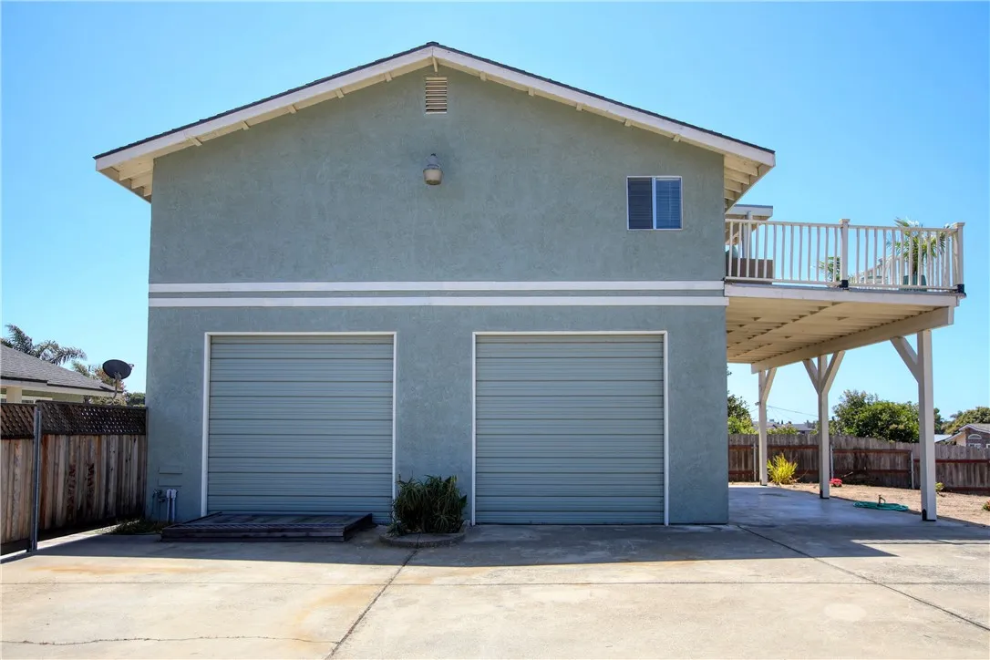 Oversized RV garage with the one bedroom unit above