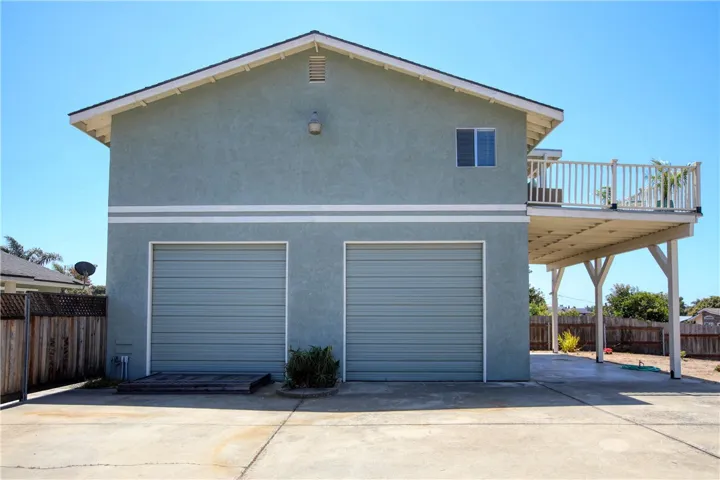 Oversized RV garage with the one bedroom unit above